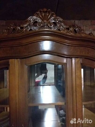 Буфет витрина