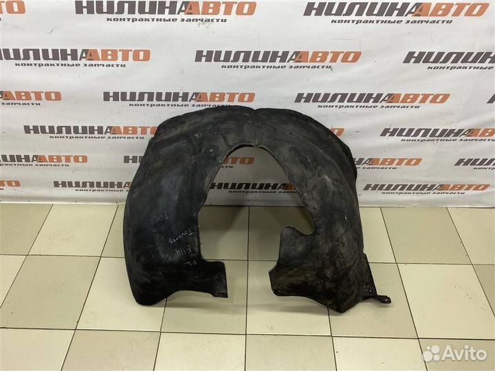 Подкрылок передний правый VW Туарег