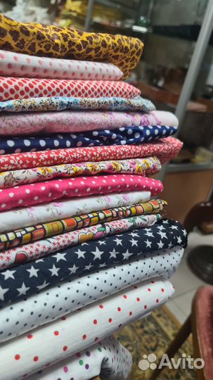 Много ситца в мелкий рисунок