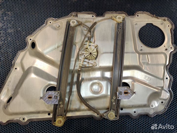 Стеклоподъёмник задний левый audi a8 d3