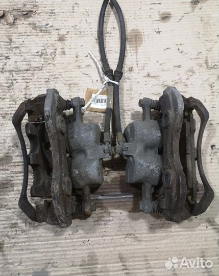 Суппорта передние nissan caravan arme24