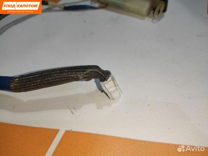 Кнопка открытия багажника Toyota Camry XV40 рест