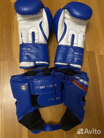 Боксерский шлем + перчатки clinch