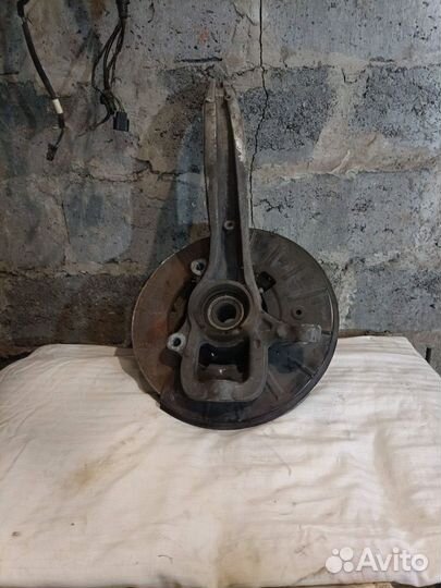 Поворотный кулак правый Audi Q7 4L