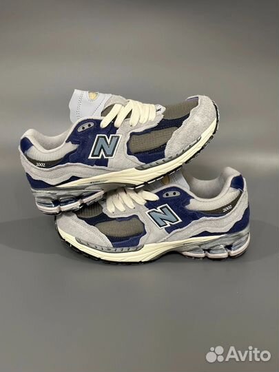New balance 2002r