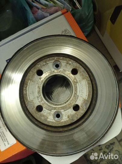 Передний тормозной диск Лада vesta