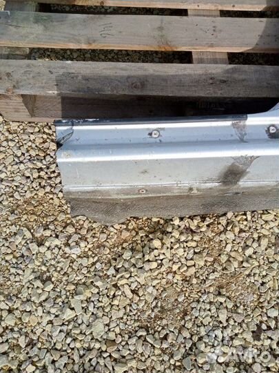 Центральная стойка кузова левая Volkswagen Passat