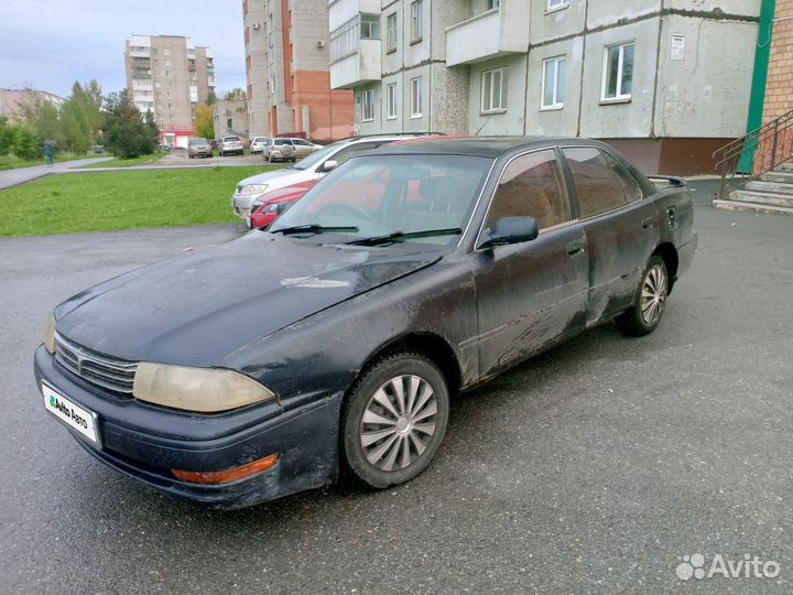 Toyota Camry 1.8 AT, 1993, 300 000 км