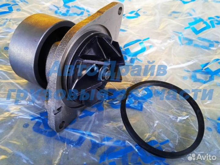 Помпа системы охлаждения двигателя Ивеко Еврокарго