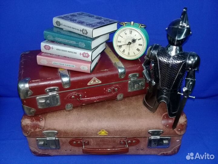 Аристофан и Шекспир в чемоданах ;)