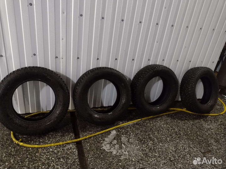 Pirelli Ice Zero 2 215/65 R16 102T