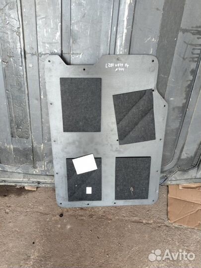 Обшивка боковой двери левая Mercedes Vito W639