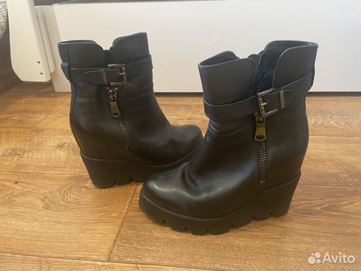 Ботинки зимние женские