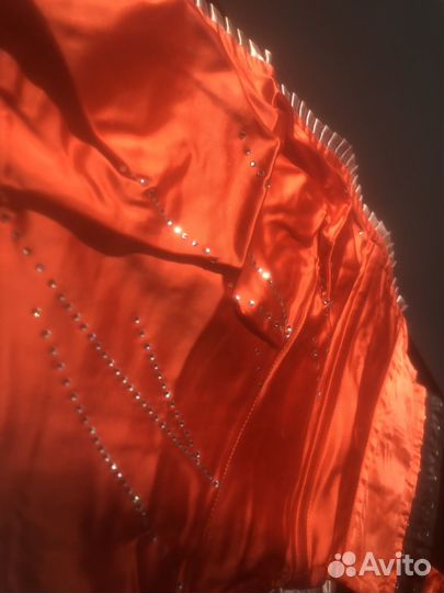 Фирменный атласный костюм 