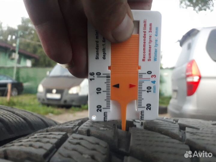 Nokian Tyres WR Snowproof P 245/45 R19 и 275/40 R19 105V