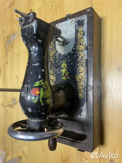 Швейная машинка маленькая