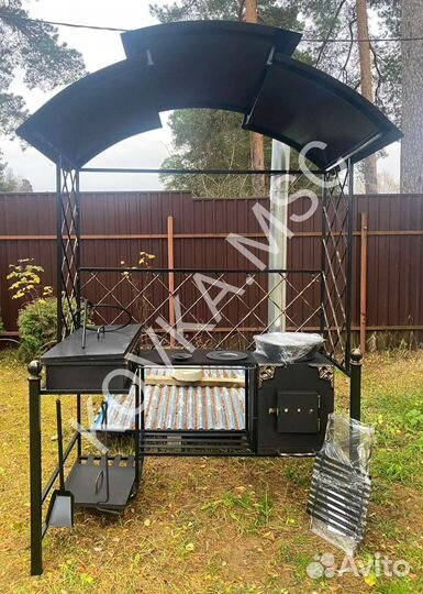 Мангал с крышей