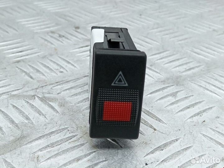 Кнопка аварийной сигнализации Audi A6 4A/C4 1995