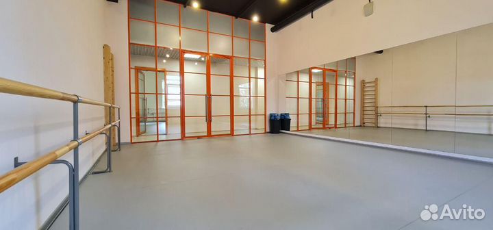Танцевальный зал в аренду. Ортополы. Паркет