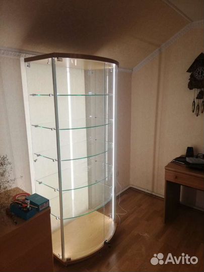 Витрина стеклянная