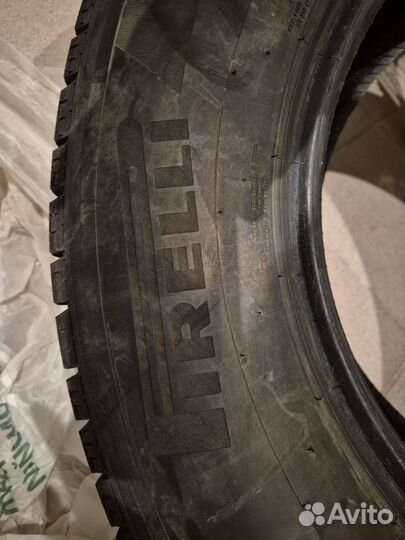 Pirelli Ice Zero FR 285/60 R18