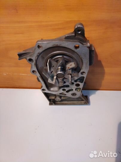 Водяная помпа Рено Меган K4M