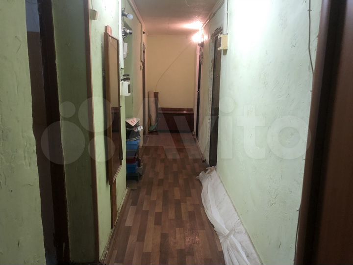 Комната 10 м² в 5-к., 2/5 эт.