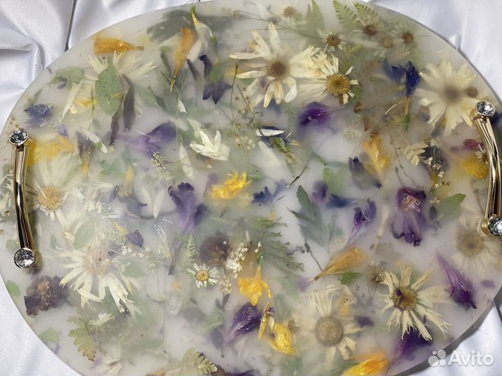 Поднос из эпоксидной смолы с цветами
