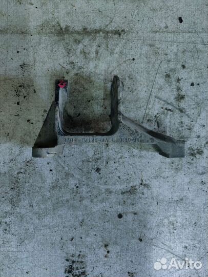 Кронштейн крепления двигателя Ford mondeo 2