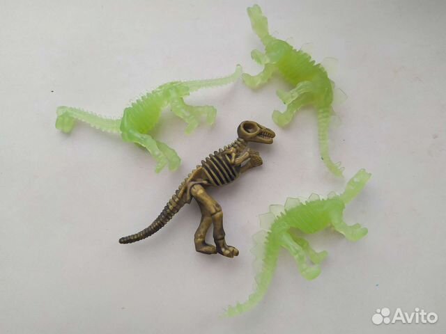 Динозавры игрушки