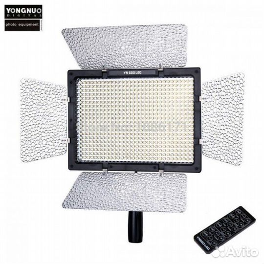 Осветитель Yongnuo YN-600L LED 3200-5500K