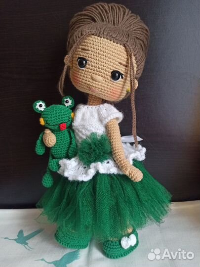 Вязаная кукла с гардеробом (на заказ)