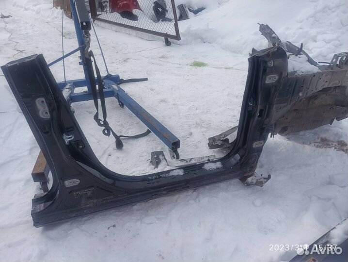 Порог правый со средней стойкой KIA soul 2009-2014