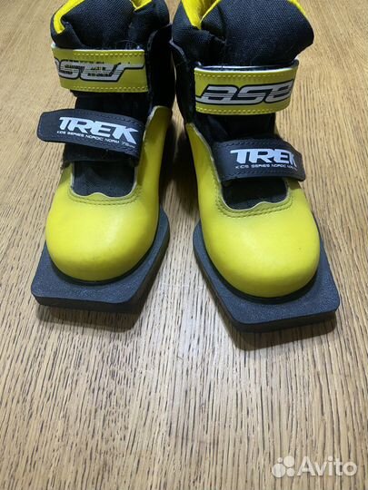 Лыжные ботинки детские 33 размер