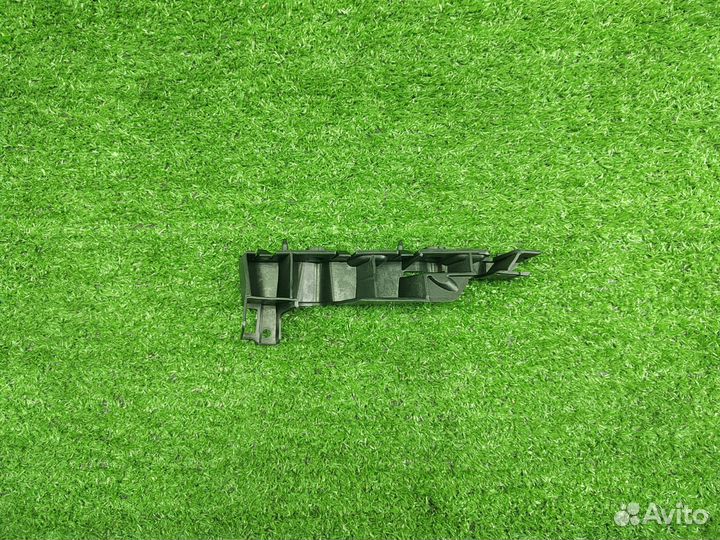 Крепление бампера переднего левое Audi A6 C7 VAG