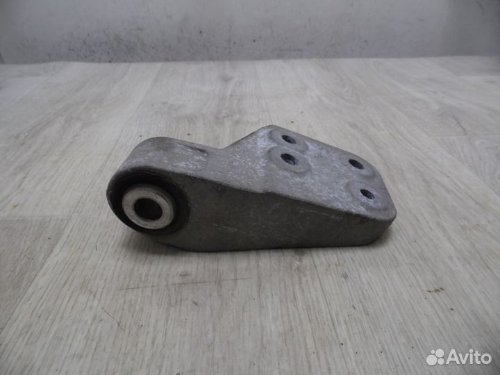 Кронштейн опоры двигателя Toyota C-HR 2016