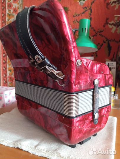 Аккордеон, 1/2, половинка, немецкий, на 40 басов