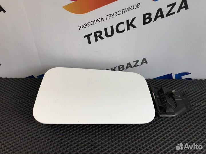 Крышка инструментального ящика левая