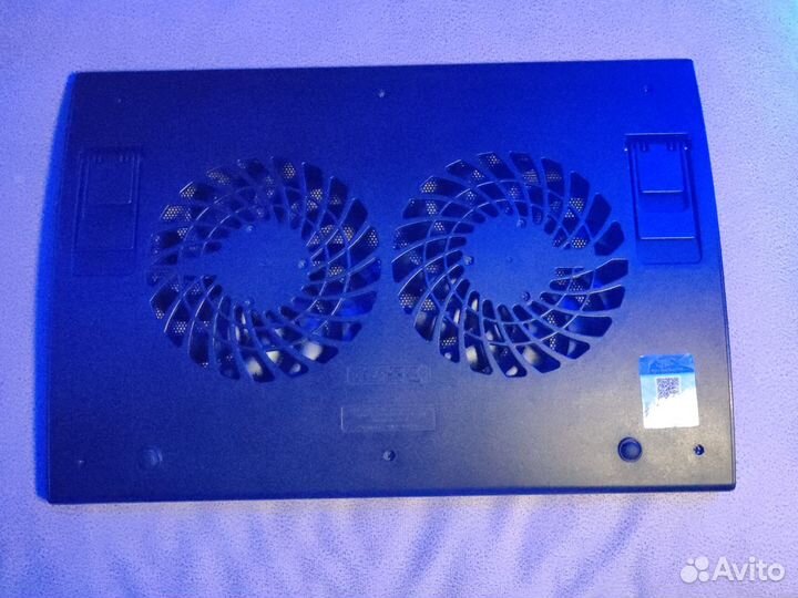 Подставка с охлаждением для ноутбука