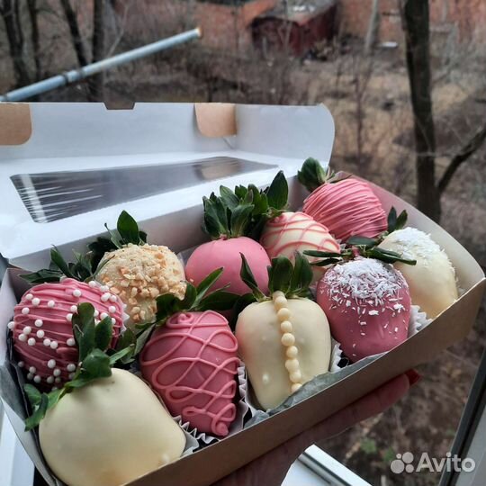 Клубника в шоколаде букеты