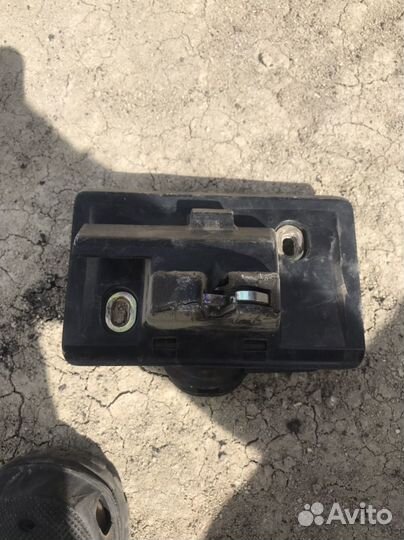 Замок крышки багажника Мерседес W210