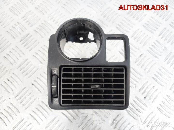 Дефлектор воздушный левый VW Golf 4 1J1815715A