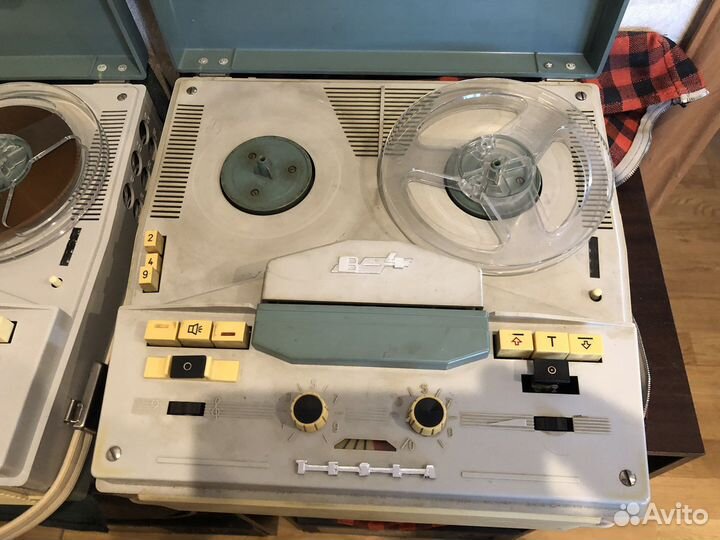 Катушечный магнитофон Tesla B4
