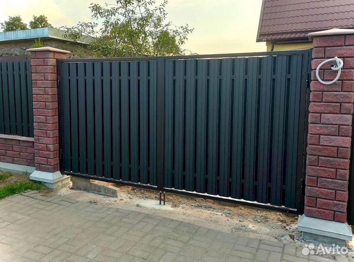 Забор из штакетника