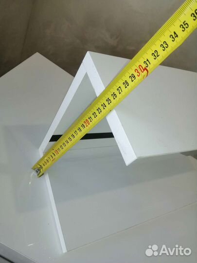 Полка навесная белая