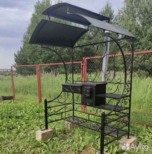 Мангал с крышей