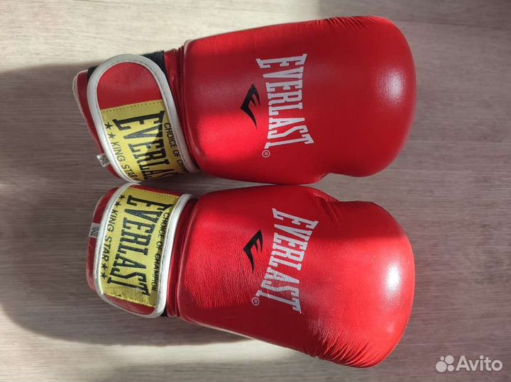 Боксёрские перчатки
