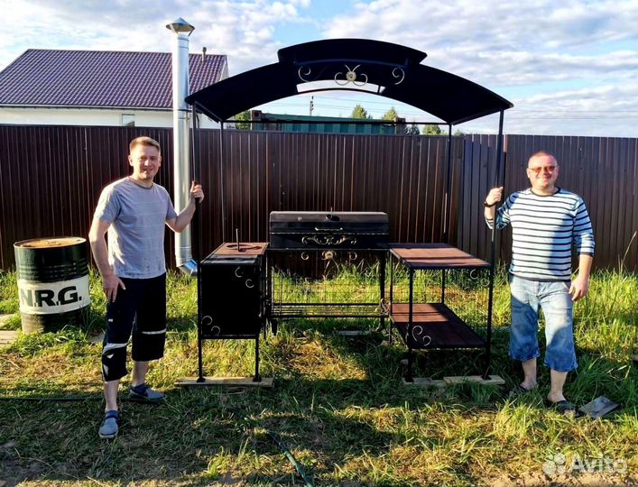 Мангал с крышей