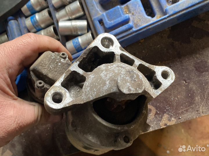 Стартер Renault Megane 3 1,6 K4M