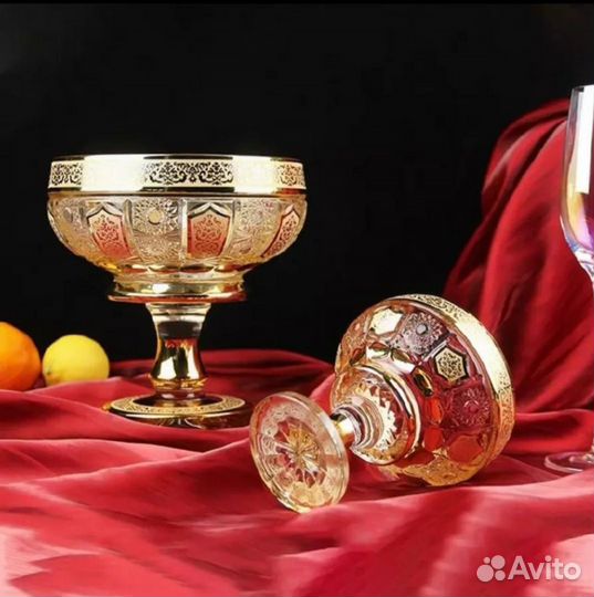 Конфетница на ножке